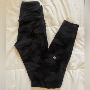 Black camo lulu leggings!
